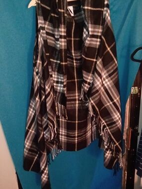 Source Unknown Black and White Plaid Fringe Wrap Scarf